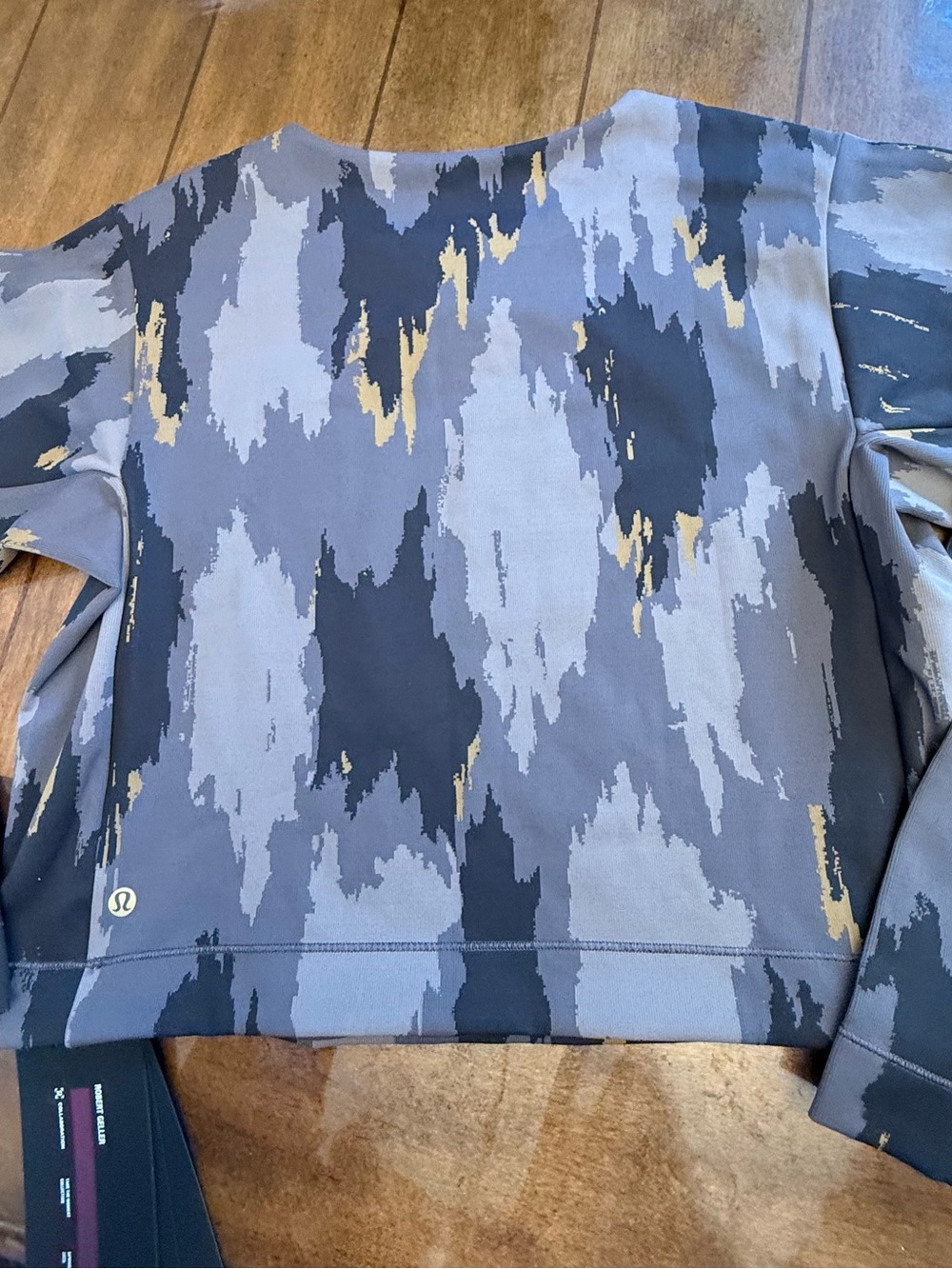 *NWT* Lululemon Robert Geller med/lrg Purple, Gray & Gold Abstract Cropped Top - Picture 2 of 4